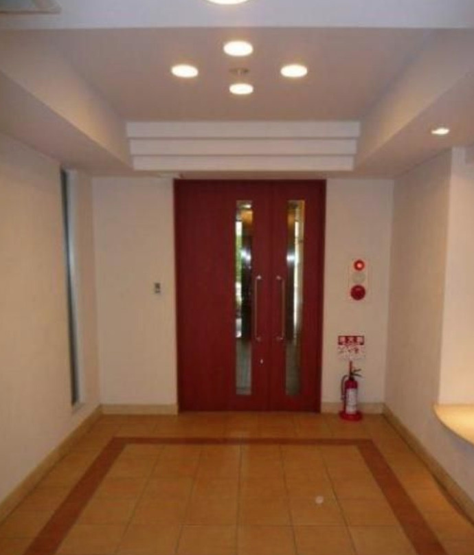 麹町二番町マンションのエントランス