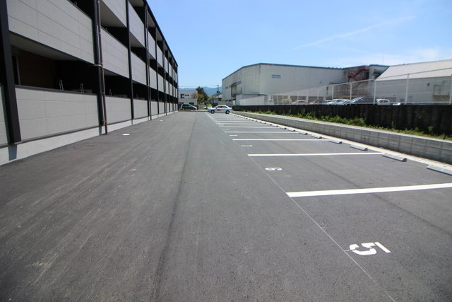 サニーヒル旗崎の駐車場|駐車スペースもあります☆