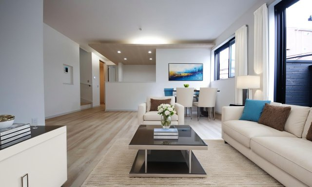 【居間・リビング】 | 現況の物件写真に、画像処理（CG)がされております。
照明・家具・カーテン・小物類等はCG画像になります。