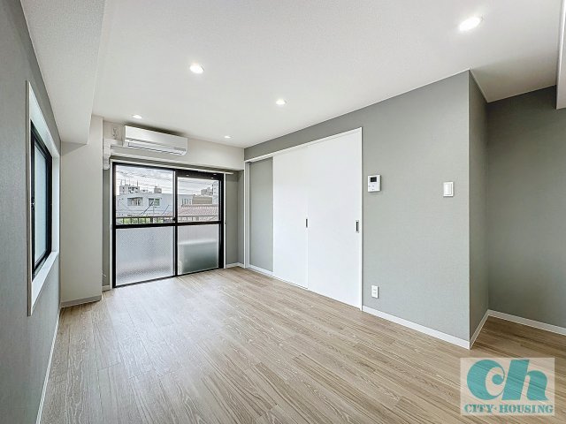 ドミールシバタ 307号室の居間・リビング