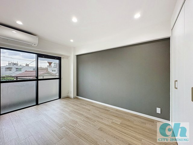 ドミールシバタ 307号室の洋室