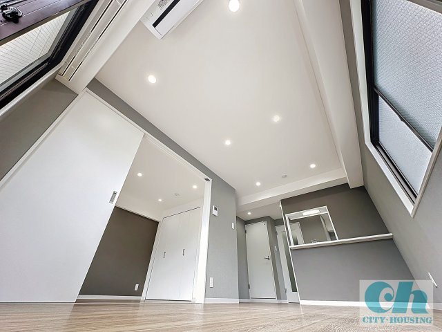 ドミールシバタ 307号室の居間・リビング