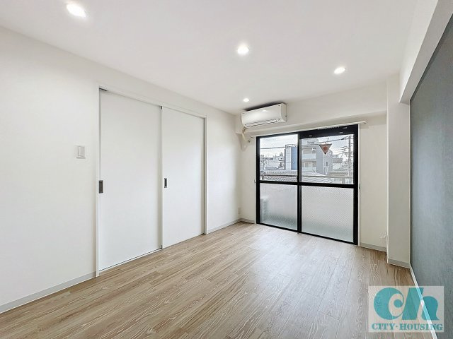 ドミールシバタ 307号室の洋室