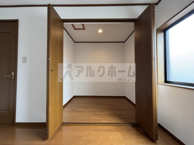 MC法善寺4丁目貸家の収納
