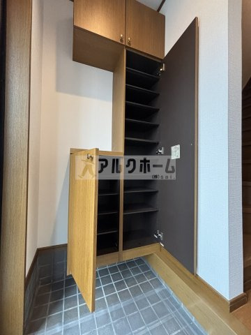MC法善寺4丁目貸家の玄関