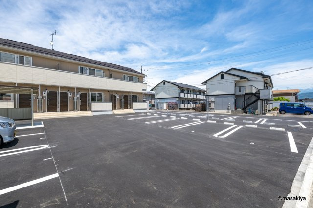 メゾン・アリビオの駐車場