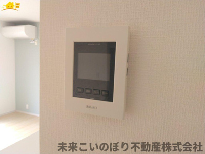 【防犯設備】 | 久喜市南栗橋3丁目中古戸建 | TVインターフォンは来訪者の確認にとても便利で安心です。
録画システム付きなので、留守時の確認も可能です。