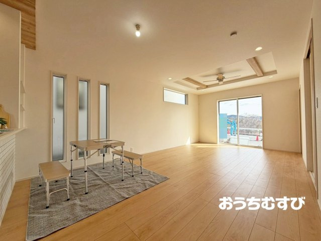 瀬戸市萩山台5丁目(全2棟)の居間・リビング