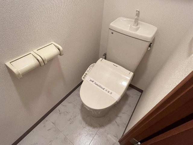 リバパレス靭公園のトイレ|シャワー付トイレ