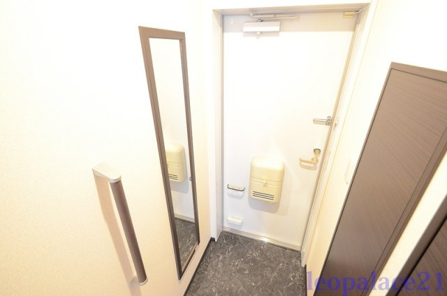 レオネクスト日新大阪の玄関