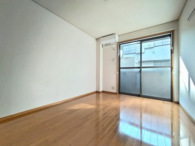 ★6.3帖の洋室★