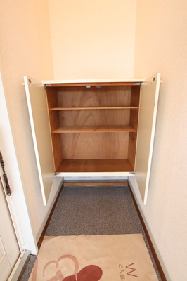 シューズボックス付き玄関