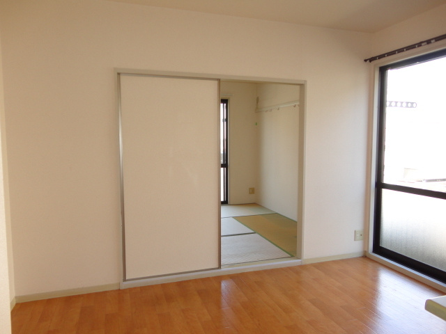 アルカディアみむろAの居間・リビング