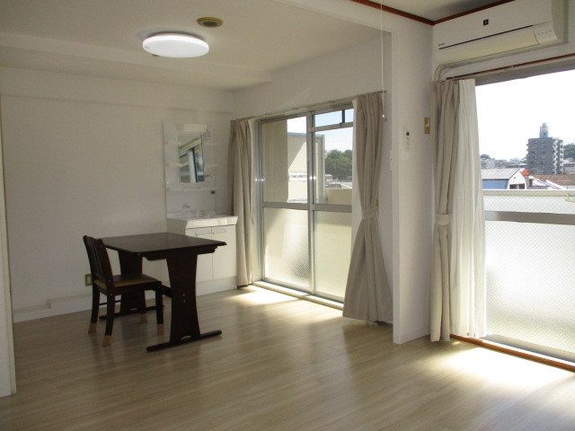 プランドール王寺の居間・リビング