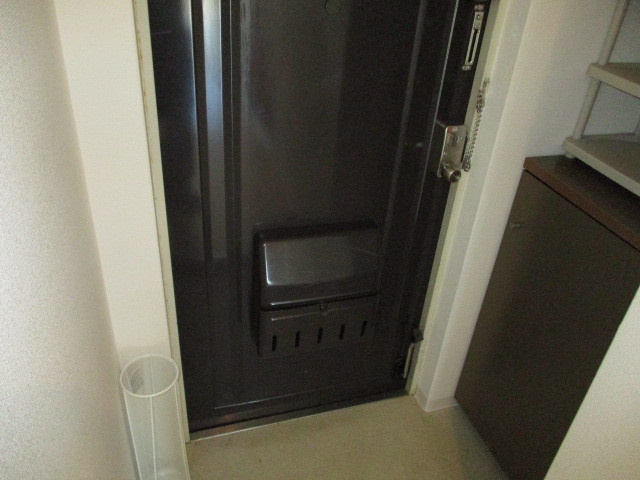 プランドール王寺の玄関