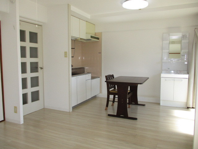 プランドール王寺の居間・リビング