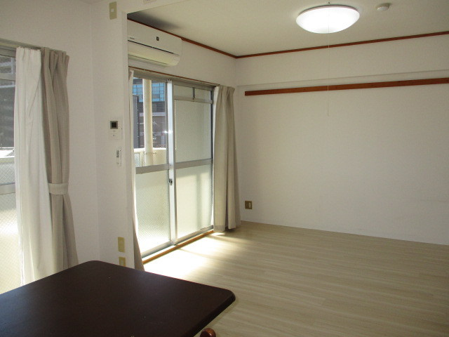 プランドール王寺の居間・リビング