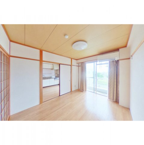 ファミールうすずみの居間・リビング