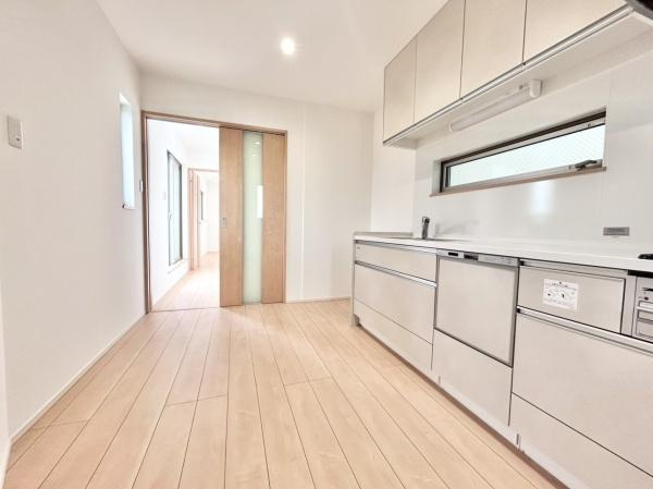 【キッチン】 | ご夫婦や親子での料理をする時間が楽しくなる使い勝手の良い、広いワークトップ♪