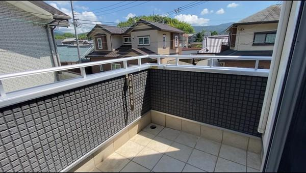 海南市阪井　中古戸建のバルコニー|見た目のよいタイルバルコニーです