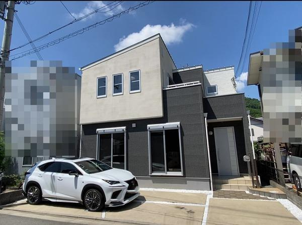 海南市阪井　中古戸建の外観|シンプル＆スタイリッシュな外観