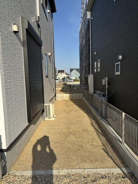 碧南入船町7丁目　全7棟・5号棟の庭|ウッドデッキやBBQ。想像が膨らむお庭