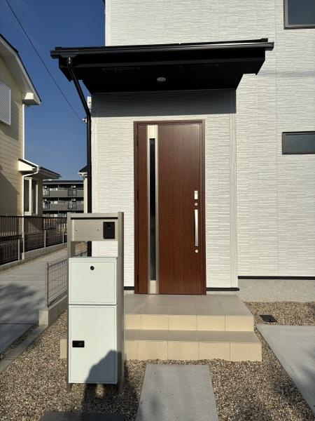碧南入船町7丁目　全7棟・5号棟の玄関|訪れる人を心地よく迎え入れます。