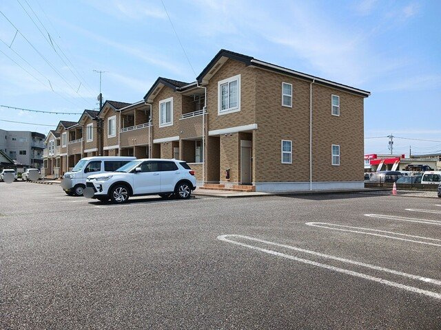 エレガンスヤツオＤの駐車場|駐車場があるので、車を買う予定の方も安心です