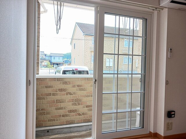 エレガンスヤツオＤのバルコニー|外からの目が気にならないバルコニーで洗濯物が干せます