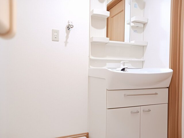 エレガンスヤツオＤの洗面所|脱衣スペースもあります