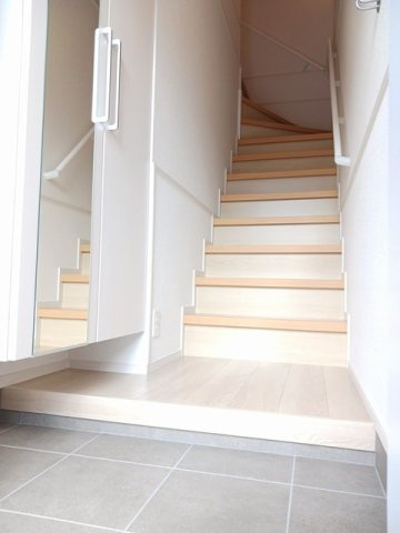 マルカ今保の玄関