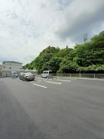 グランド　ヒル小郡の駐車場