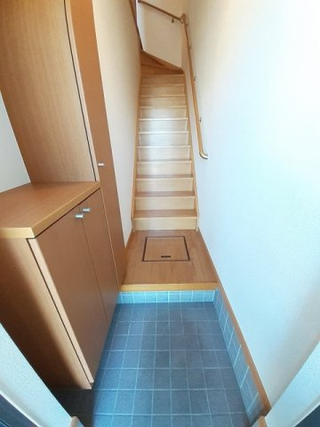 メゾンドアンジュＢの玄関