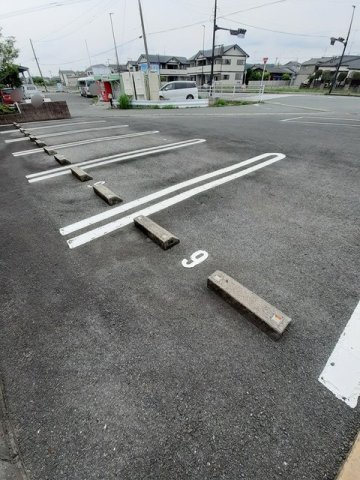 メゾンドアンジュＢの駐車場