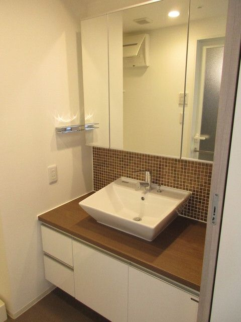 アローズ南麻布の洗面所