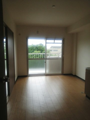 メゾンノウブルの居間・リビング