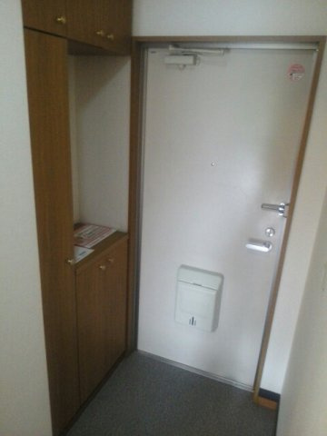 メゾンノウブルの玄関