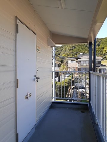 エルディム栗木山のエントランス