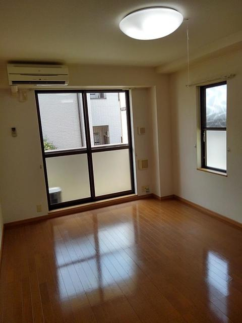 プラネットBの居間・リビング