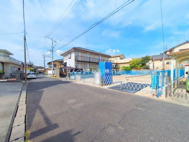 新居町の前面道路含む現地写真