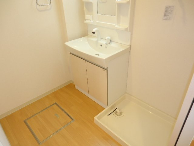 ルーラル高塚の洗面所|洗面スペース