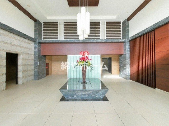 エスリード難波レジデンスのロビー|清潔なロビーです