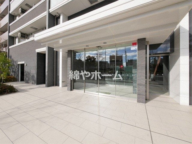 エスリード難波レジデンスのエントランス|ゆとりのあるエントランスです