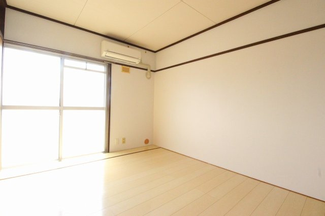 サンコーポラス都城Ⅰの居間・リビング