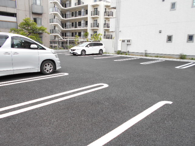 さいたま市南区沼影１丁目の賃貸マンションの駐車場