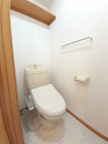 ベルメゾン　ハラダＢのトイレ|ゆったりとした空間のトイレです