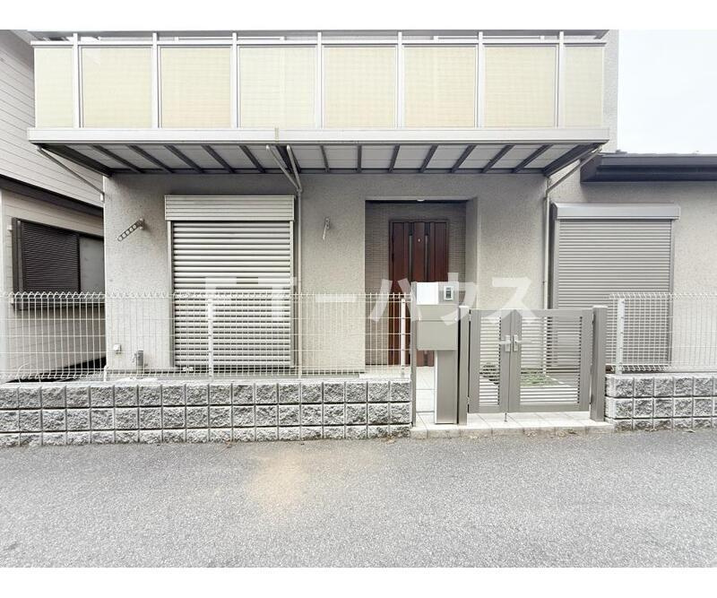 船橋市前原西８丁目戸建（ＪＴＩ）のエントランス
