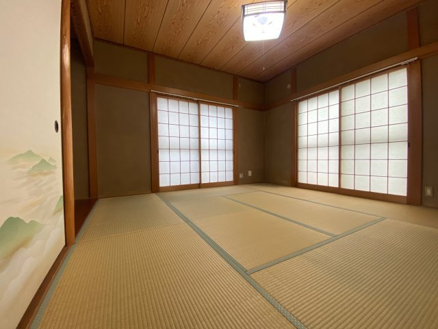 尼崎市富松町４丁目中古戸建の和室|2面採光の和室