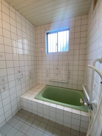 尼崎市富松町４丁目中古戸建の浴室