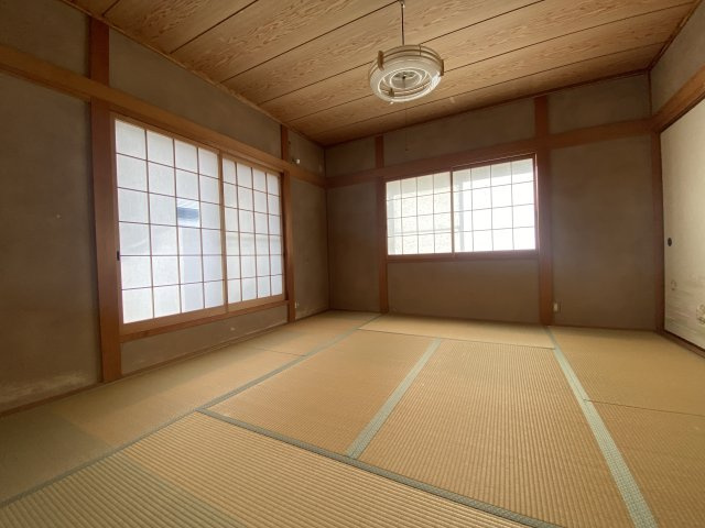 尼崎市富松町４丁目中古戸建の和室|2面採光の和室